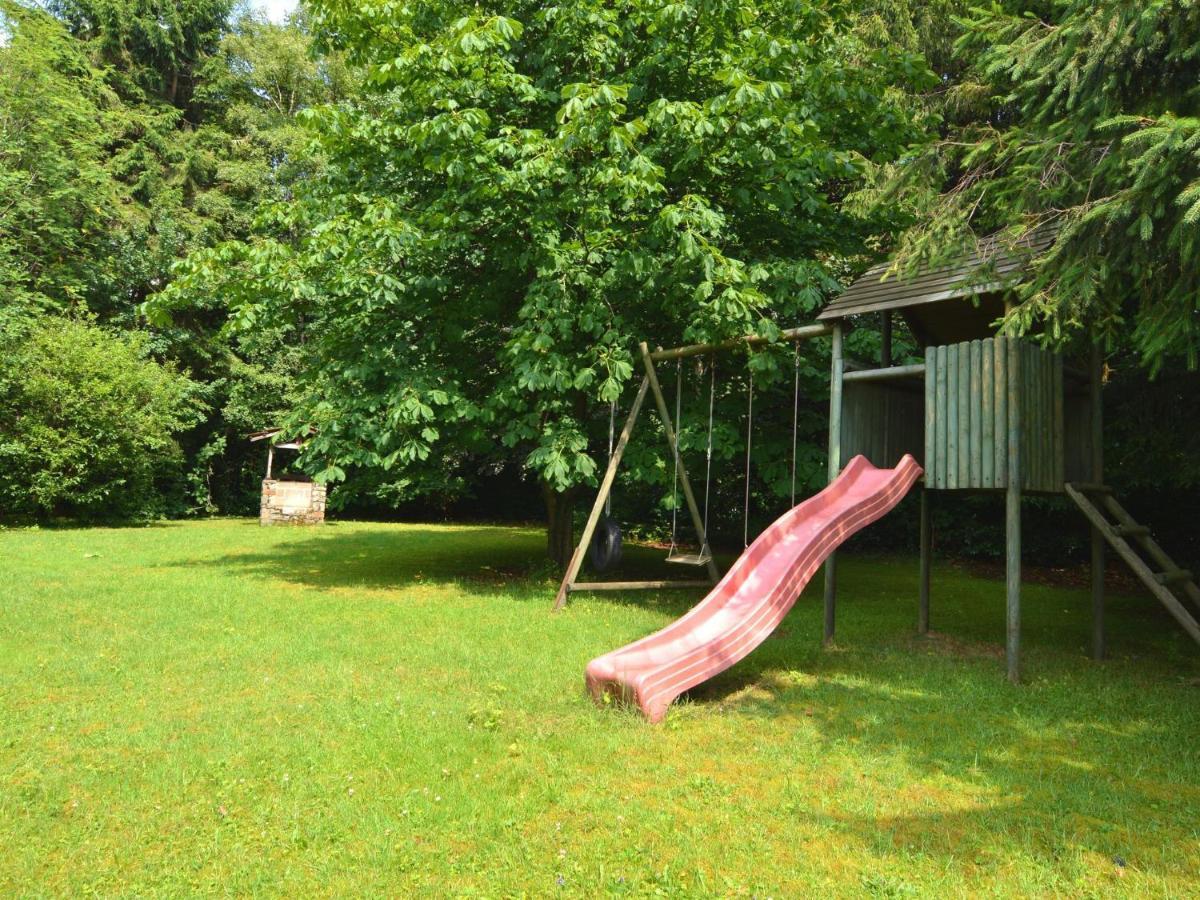 Villa Inviting Chalet In The Woods In Ovifat à Waimes Extérieur photo